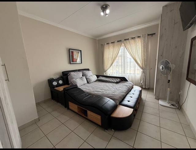 3 BEDROOM TOWNHOUSE FOR SALE IN WATERVAL EAST